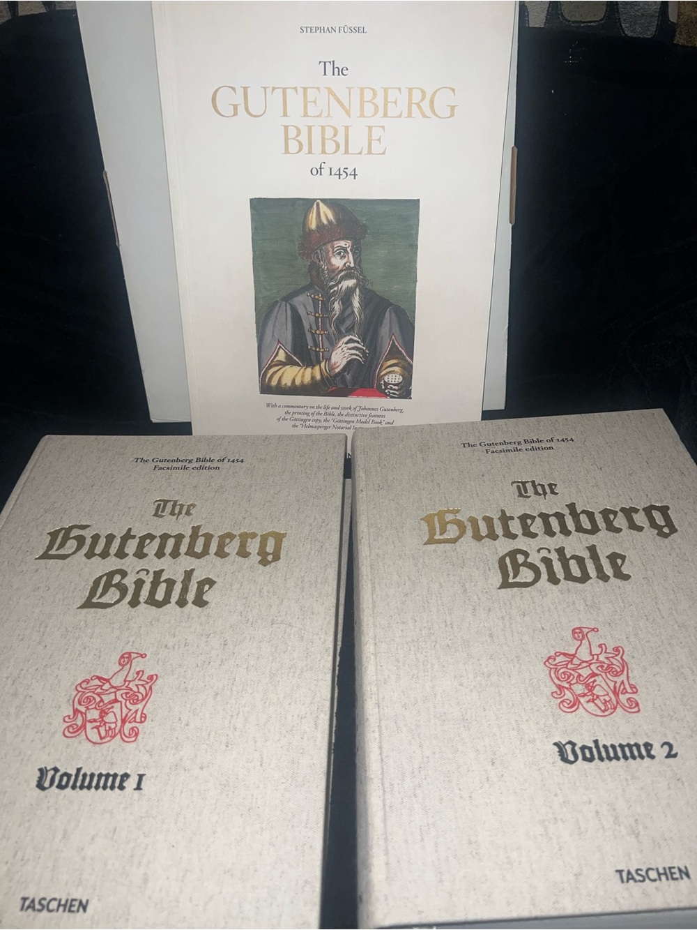 Taschen Gutenberg Bible Facsimile Set - Beige, Gold, Red
